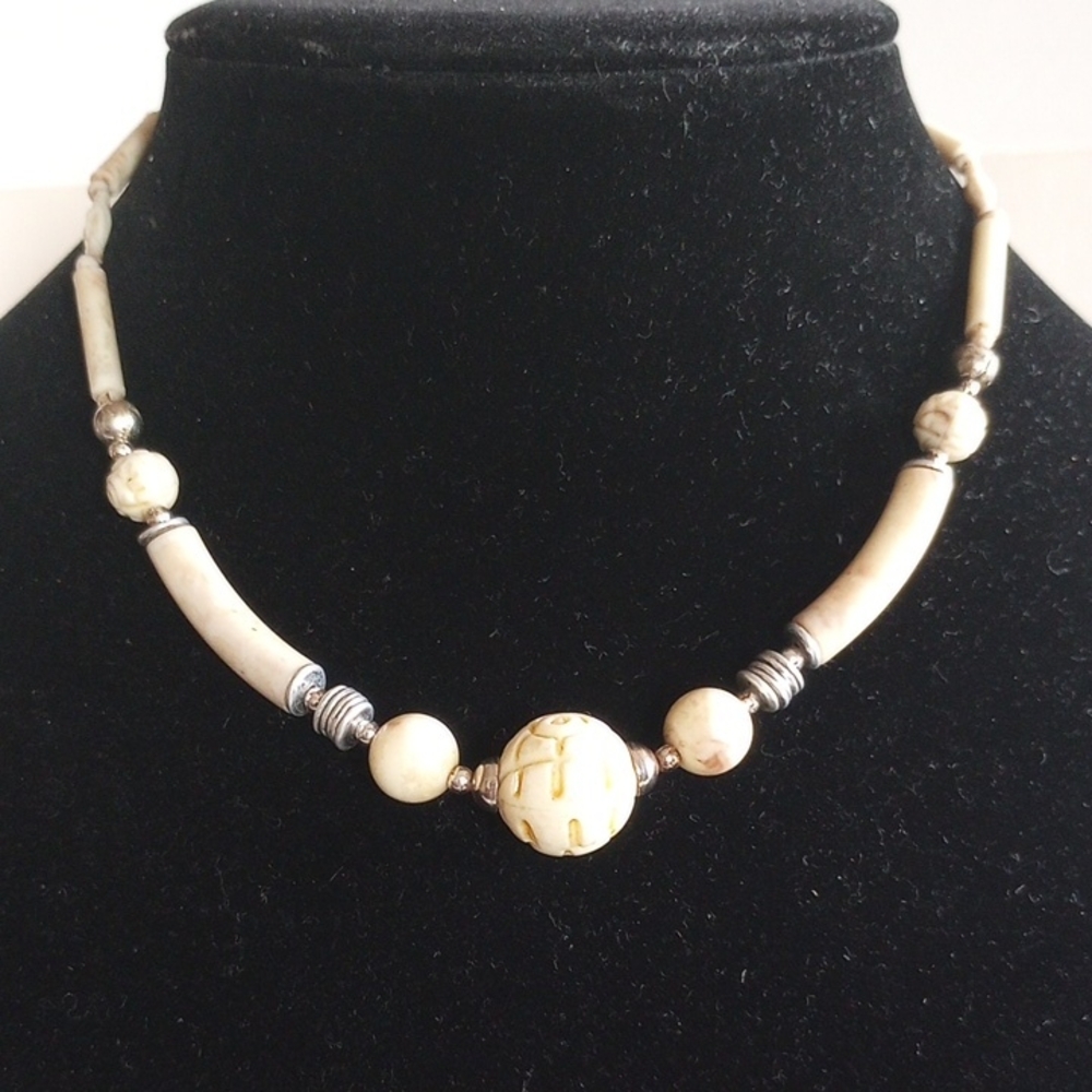 Elegant CHOKER 16" LONG VINTAGE CARVED Bead Necklace